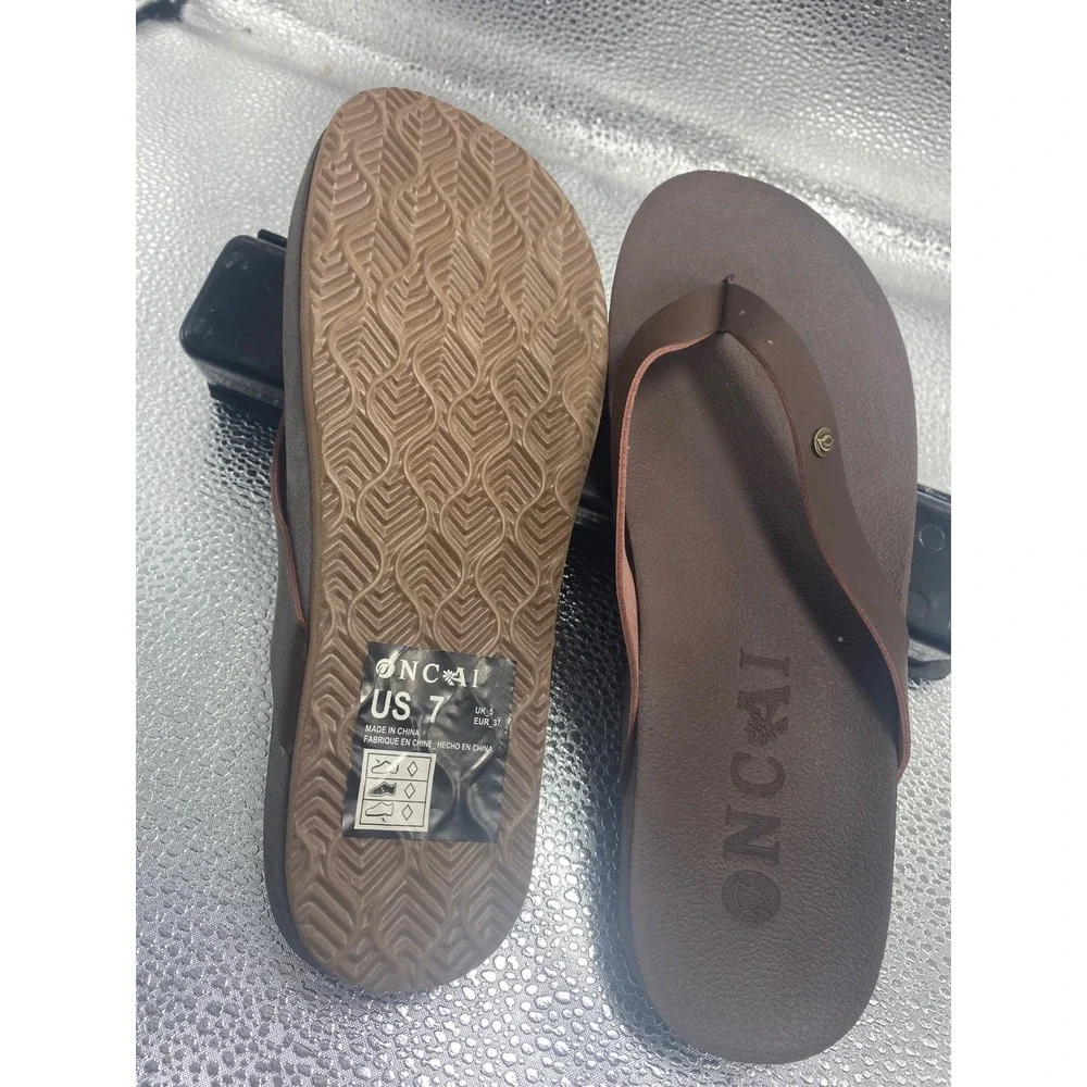 ONCAI Mens Flip Flops Brown Thong Sandals Arch Support Beach Shoes Size 7 US